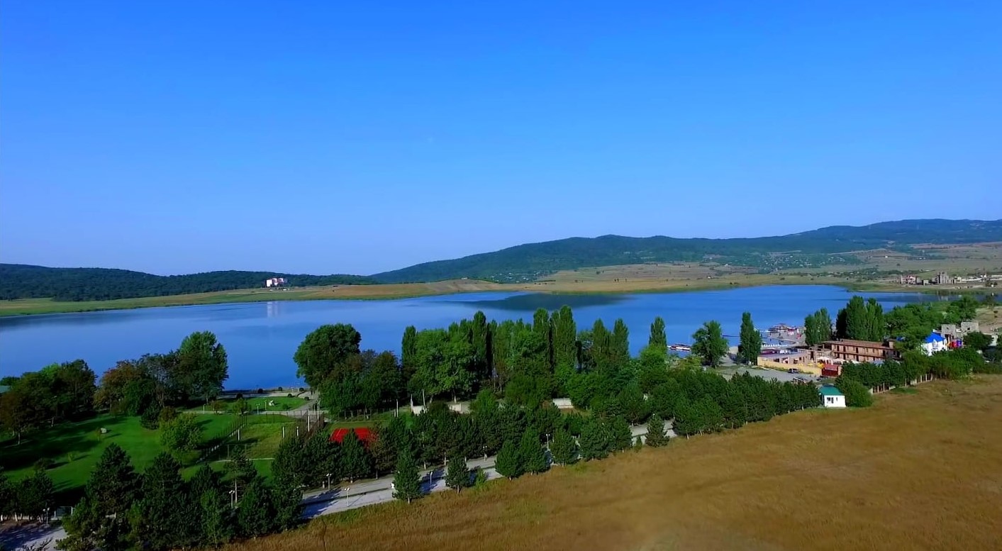 اراضي للبيع في جورجيا تبليسي باسعار مميزة تبعد عن البحيرة 12 P_1598kg2d84