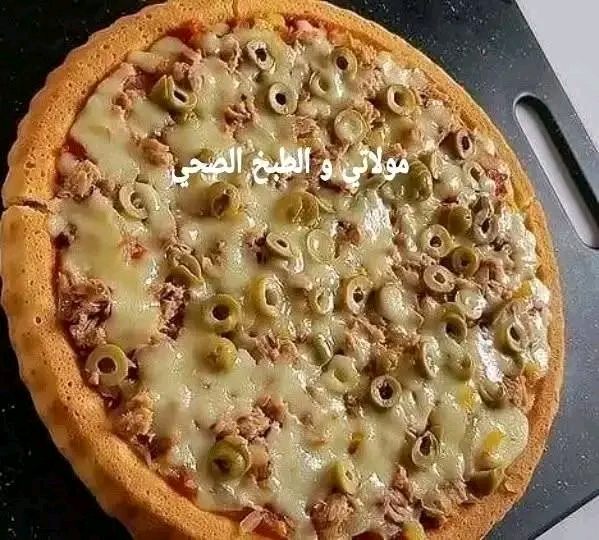 بيتزا سائلة في القالب العجيب